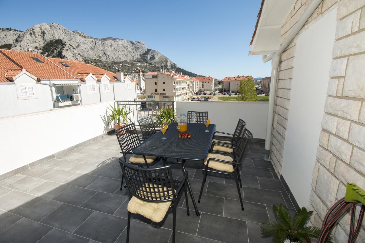 Cherry Omiš Exterior foto