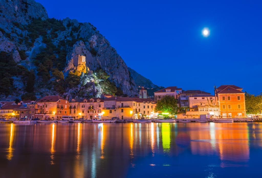 Cherry Omiš Exterior foto