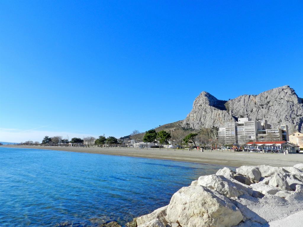 Cherry Omiš Exterior foto
